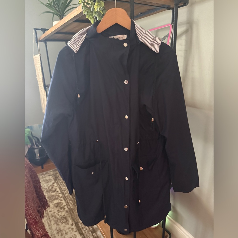 Women's Navy Raincoat/Windbreaker